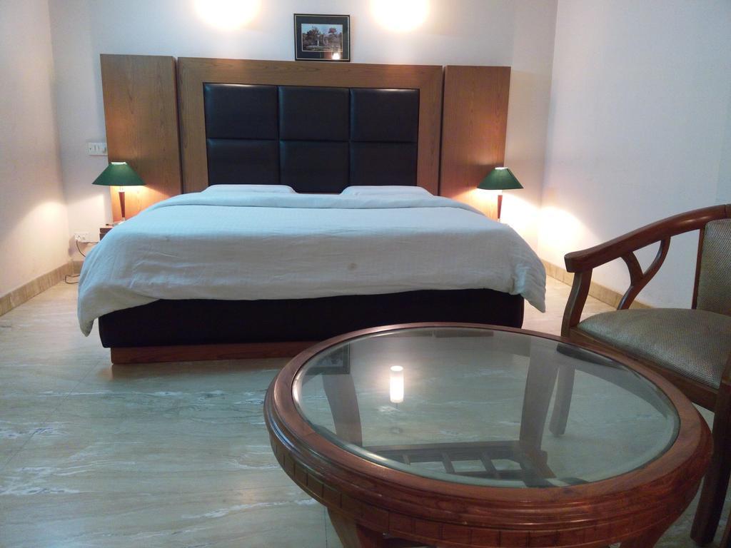Hotel Queens Residency Gurgaon Pokój zdjęcie