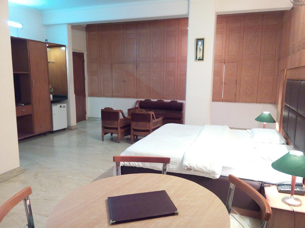 Hotel Queens Residency Gurgaon Pokój zdjęcie