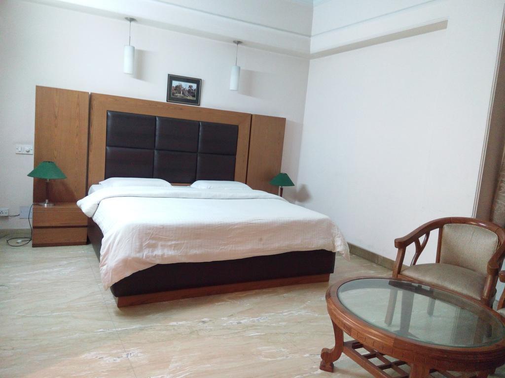 Hotel Queens Residency Gurgaon Pokój zdjęcie
