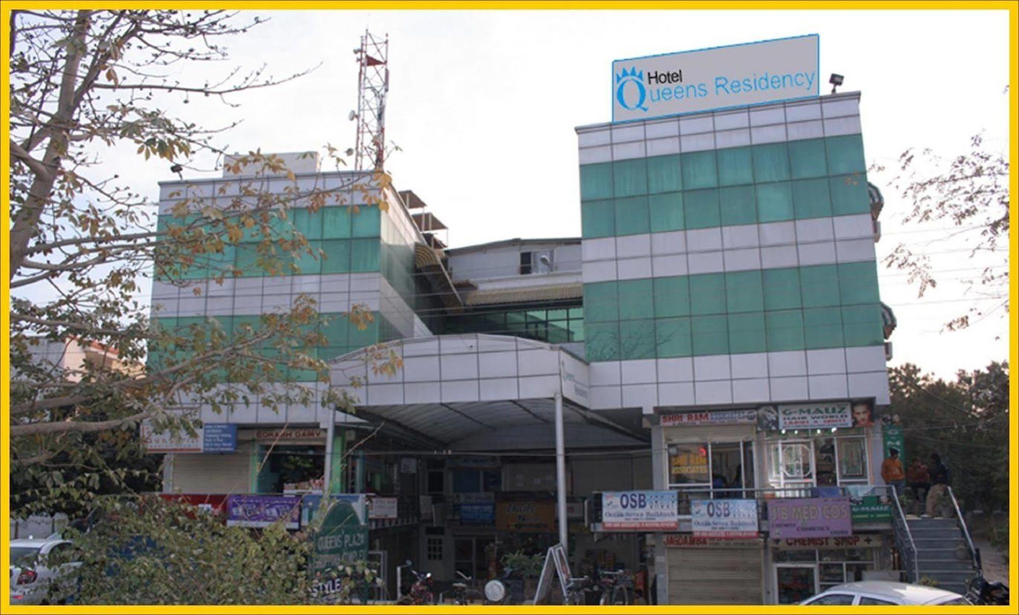 Hotel Queens Residency Gurgaon Zewnętrze zdjęcie